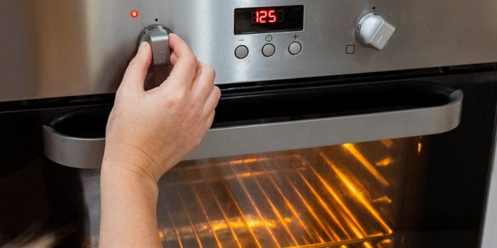 Fırınlarınızın O Düğmesine Sakın Basmayın! Ölmezseniz Hastanelik Olursunuz... Doktorlar Fırınlardaki O Tehlikeye Dikkat Çekti...