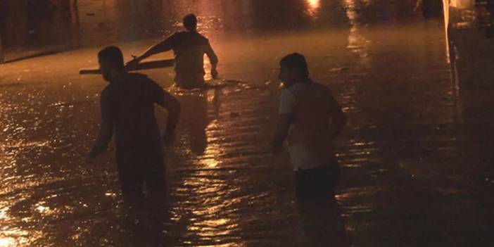 Dünkü Kabus Bir Hafta Boyunca Sürecek! Meteoroloji Sağanak Yağışların Vuracağı İlleri Sıraladı...