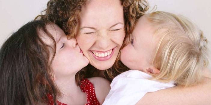 Harika annelerin burçları... Siz de şanslı çocuklardan mısınız? Bu burçların anneleri tüm anneleri solluyor...