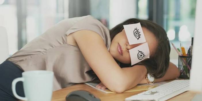 Fazla şeker tükettiğinizi nasıl anlarsınız? İşte vücudunuzdaki 7 işaret...