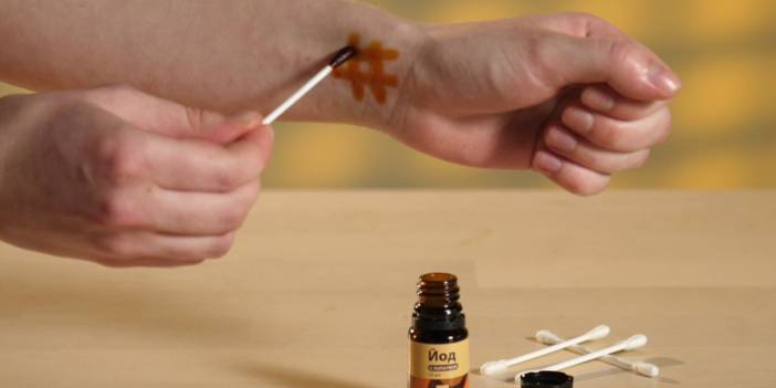 Bileğine iyot sür sonuç yüzde 100 doğru çıkacak! Evde sağlığı test etmenin dahiyane yolu...