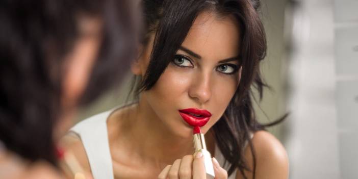 Kadınlara burçlarına göre en çok yakışan ruj rengi hangisidir?