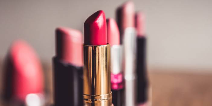 Çok ilginç bir gözlem! Rujunun ucuna bakman gerekiyor.. Doğruluğu sizi şoke edecek...