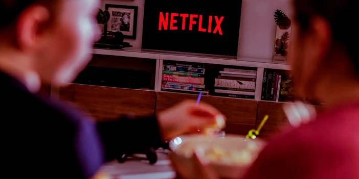 Netflix'te herkes bu diziyi izliyor! En çok izlenen diziler listesi güncellendi