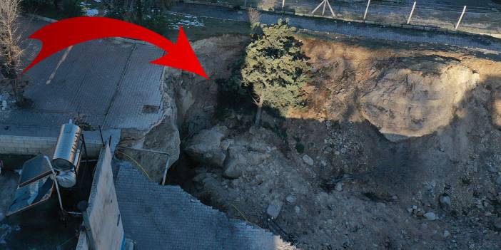 Depremden sonra korkunç görüntü! 30 metre uzunluğunda, 8 metre genişliğinde: Koskoca ağaçları yuttu!