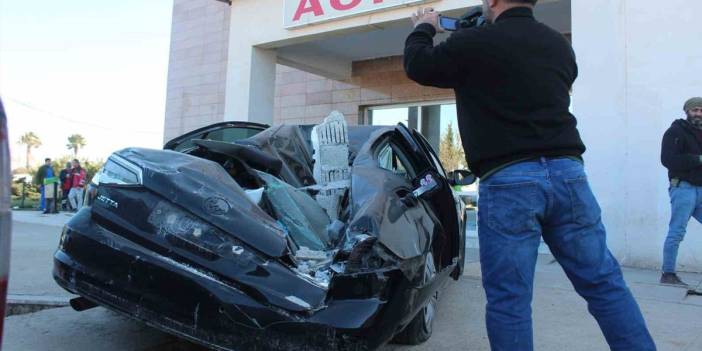 Depremzede babanın duygulandıran dirayeti: Hurdaya dönen aracıyla çocuğunu hastaneye yetiştirdi