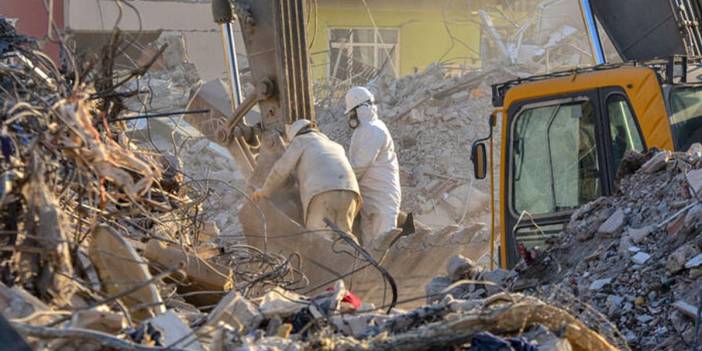 Bakanlıktan 'Deliller toplanmadan enkazlar kaldırılıyor' iddialarına ilişkin cevap: Bilirkişiden sonra kaldırılıyor