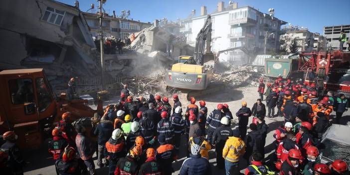 Uzman isimden afet bölgeleri için hayati uyarı: Arama kurtarma çalışmaları en az 14 gün devam etmeli