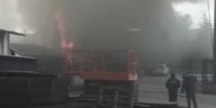 Esenyurt'ta civata fabrikasında yangın