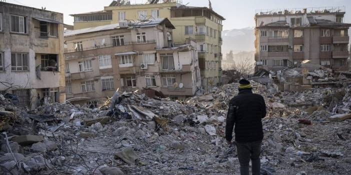 7.7’lik deprem üç farklı şokla vurdu