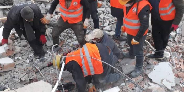 Kurtarma ekipleri ülkelerine dönüyor