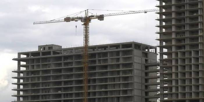 Depremlerin yıktığı Adana’da inşaatlar durduruldu
