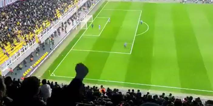 Fenerbahçe tribünlerinden 'hükümet istifa' sloganları