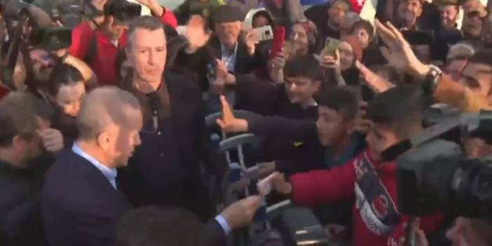 Helallik isteyen Erdoğan Adıyaman’da çocuklara para dağıttı