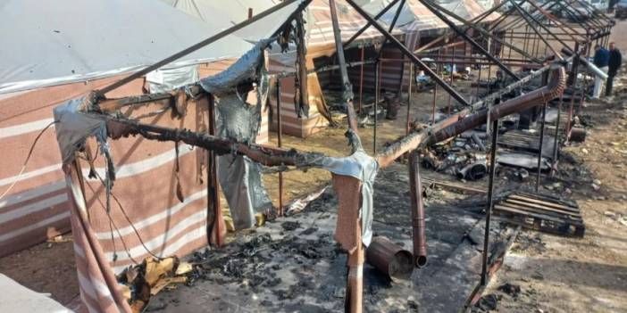 Çadır kentte yangın: İki depremzede yaralandı