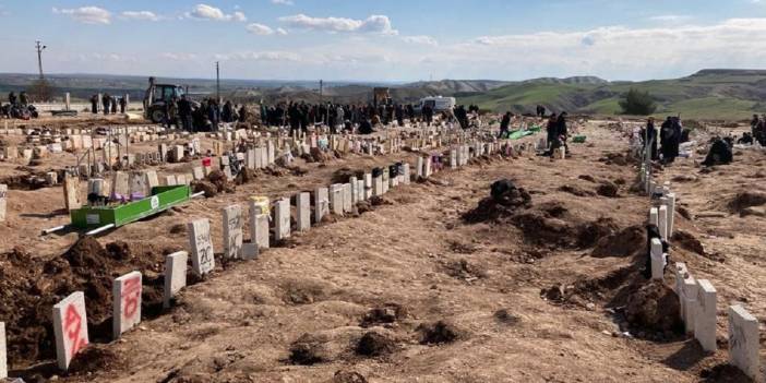 Sevdiklerini arıyorlar: Depremin kayıpları nerede?