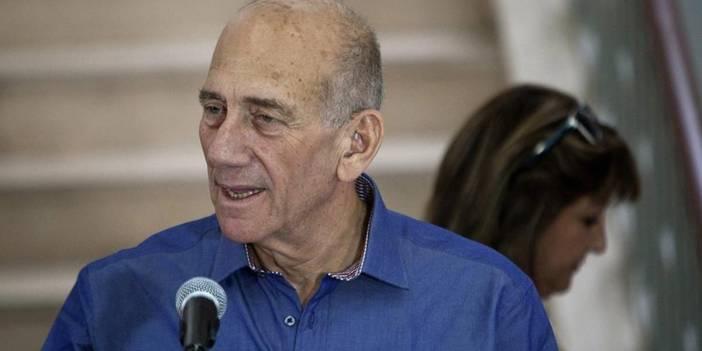 İsrail’in eski başbakanından dünya liderlerine çağrı: Netanyahu'yu boykot edin!