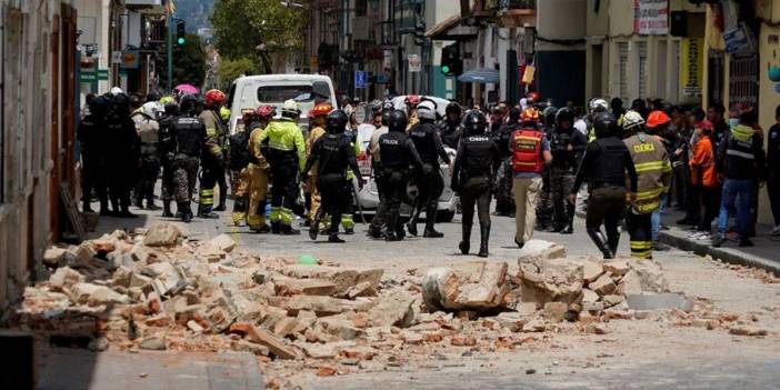 Ekvador'da gardiyanlar çeteler tarafından rehin alındı