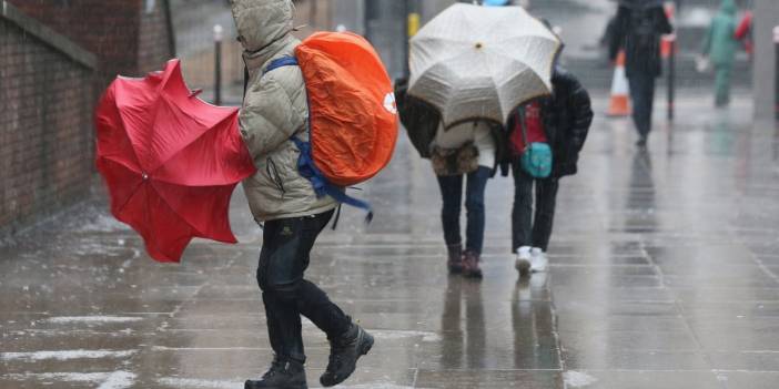 Meteoroloji o illeri işaret etti: Hem sağanak hem fırtına vuracak