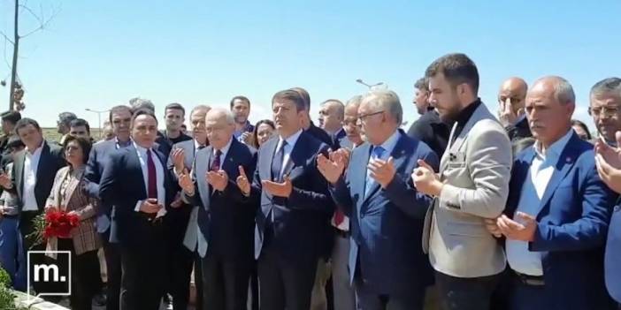Mezarlıkta dua eden Kılıçdaroğlu'na çirkin tavır: Bu Fatiha okumayı bilmiyor ki, buna neden okutturuyorsun?