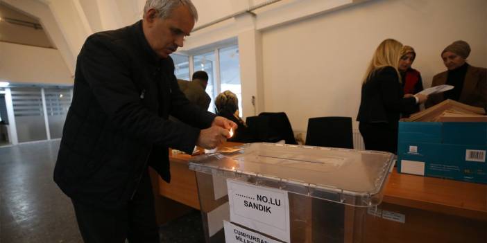 Seçim resmen başladı: Yurt dışına kayıtlı Türkler oy kullanıyor