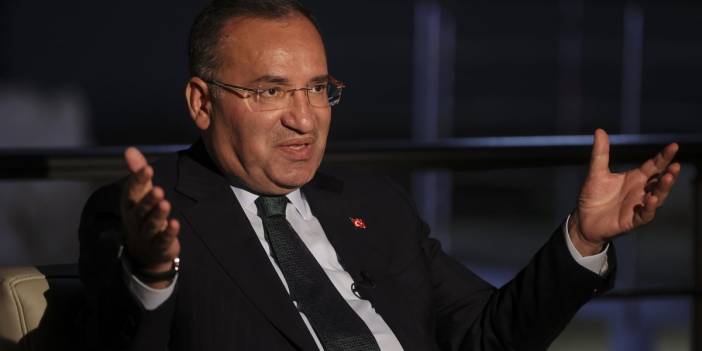 Bozdağ 'ya şampanya ya secde' sözlerini savundu: Kutuplaştırıcı değil birleştirici dil kullanıyoruz
