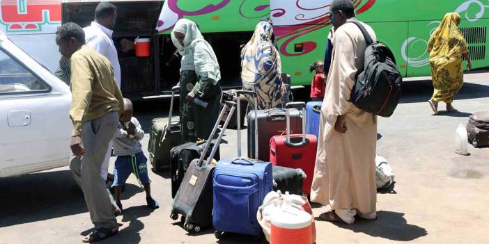 Sudan'da ateşkese rağmen çatışmalar devam ediyor: '800 bin kişi ülkeyi terk edebilir'