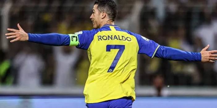 Futbol dünyasını sarsan olay! Cristiano Ronaldo 99 kez kırbaçlanacak! Dünya bu olayı konuşuyor