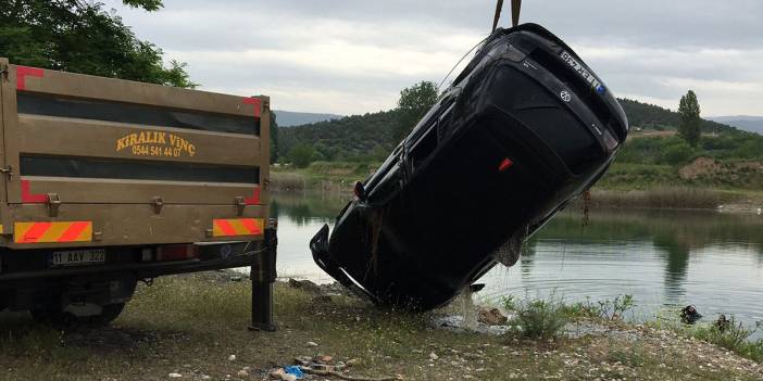 Bilecik'te feci olay! Araç göle uçtu