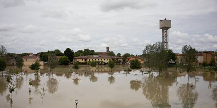 13 bin kişi tahliye edildi! Formula 1'in dahi iptal edildiği İtalya'da hayat felç oldu