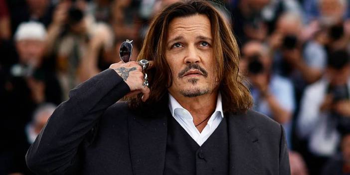 Johnny Depp bu kez eski eşiyle değil dişleriyle gündem oldu! Tüm dünya Johnny'nin dişlerine dikkat kesildi!