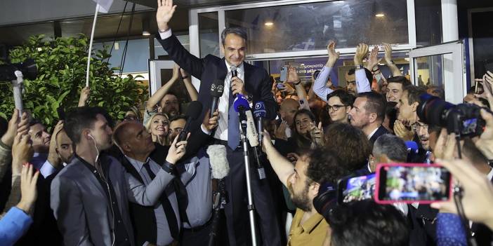 Yunanistan'da seçimin kaybedeni anketler oldu: Kazanan Miçotakis