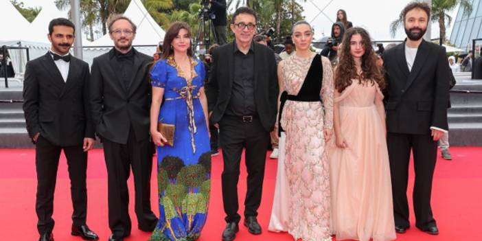 Dakikalarca ayakta alkışlanan Merve Dizdar Cannes dönüşü uçağa alınmadı