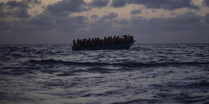 Akdeniz'deki felaketlerin sonu gelmiyor: 500 göçmeni taşıyan tekneden haber yok