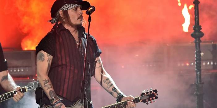 Johnny Depp'in İstanbul konserinin tüm geliri depremzedelere