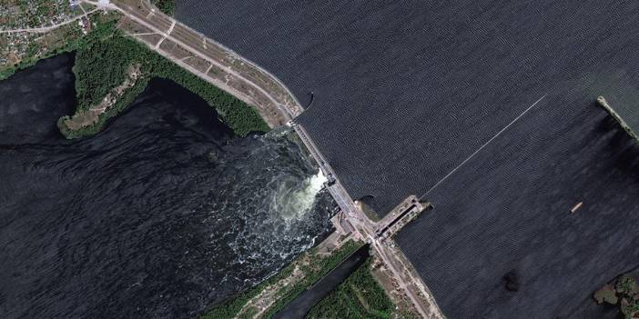 Bombalanan baraj sonrası sel! Mayınlar suda yüzüyor