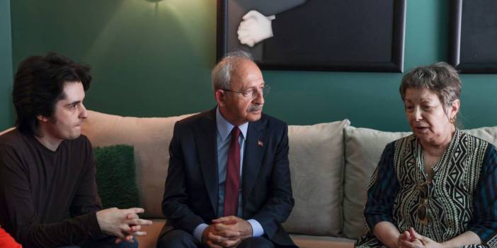 Kılıçdaroğlu'ndan Özkan Uğur'un ailesine başsağlığı ziyareti