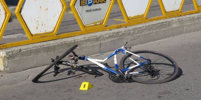 Polisten kaçan şüpheli ortalığı kan gölüne çevirdi: Bisiklet sürücüsü hayatını kaybetti