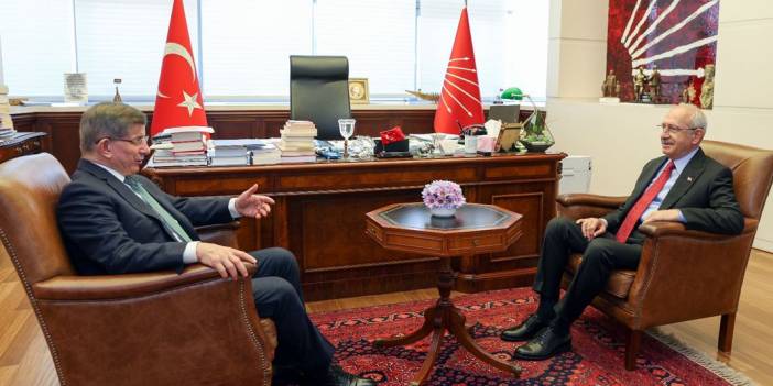 Ahmet Davutoğlu, Kemal Kılıçdaroğlu’nu ziyaret etti