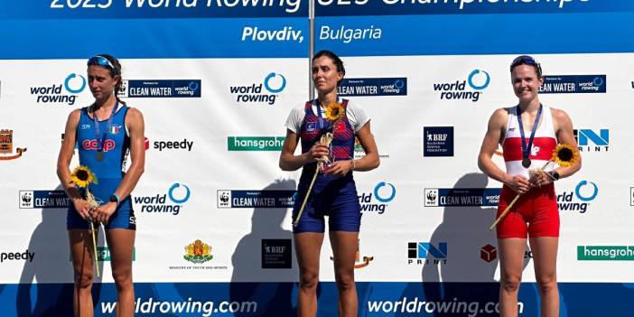 Milli kürekçi Elis Özbay'dan altın madalya! Kanada ve İtalya'yı geçti