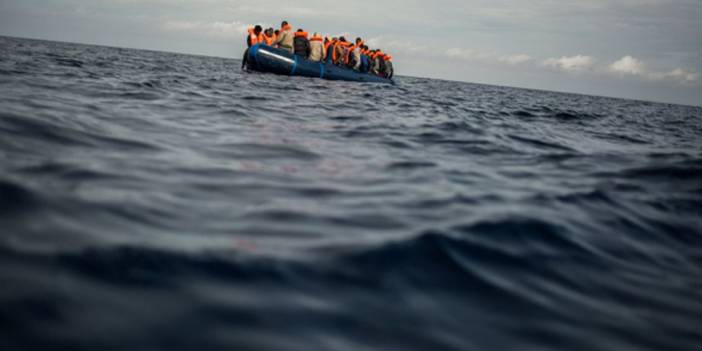 Kaçak göçmenleri taşıyan tekne alabora oldu: 14 kişi hayatını kaybetti