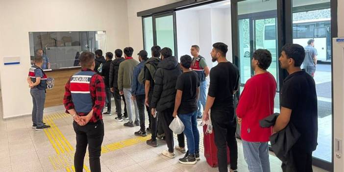 Kocaeli'de 37 kaçak göçmen sınır dışı edildi