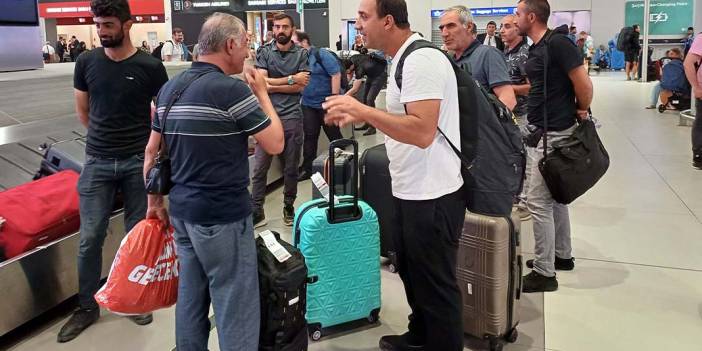 Nijer'deki Türk vatandaşları Türkiye'ye döndü