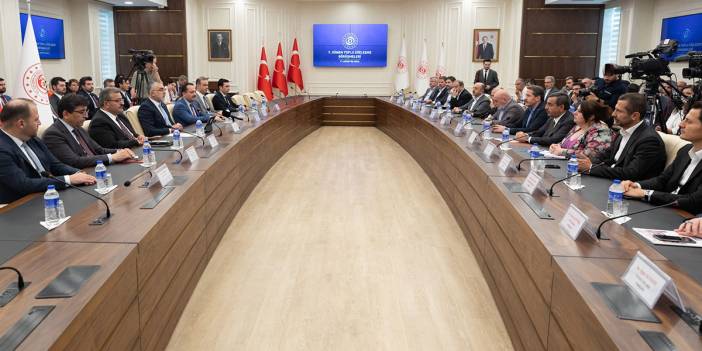 Hükümetin memur maaşına zam teklifi hayrete düşürdü! Görüşmeler tıkandı, taraflar masadan kalktı