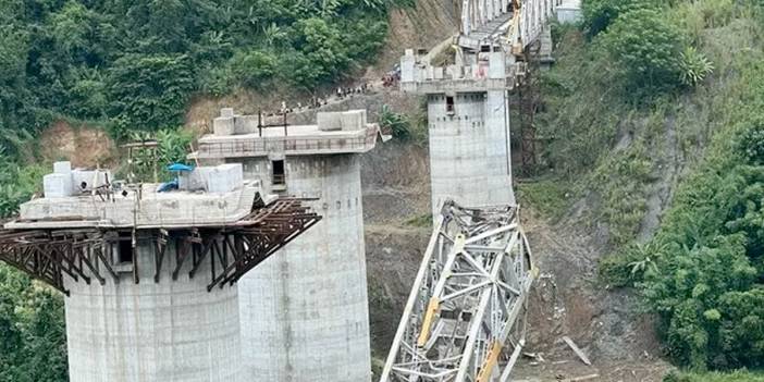 Hindistan'da köprü çöktü: En az 17 kişi yaşamını yitirdi