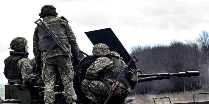 Ukrayna askerlerinin özel operasyonla Kırım'a girdiğini duyurdu