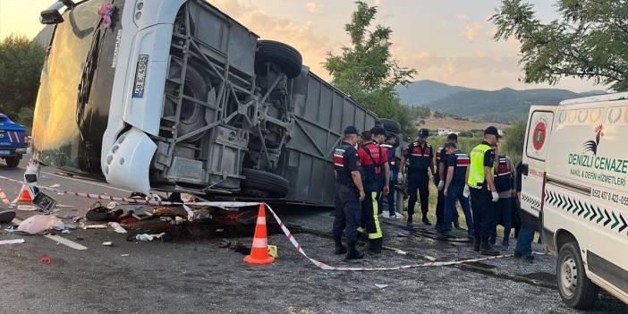 Düğün yolunda feci kaza: 6 ölü, 43 yaralı
