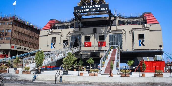 'Yüzen okul'da sınava hazırlanmışlardı: 350 depremzede öğrenci üniversiteye yerleşti