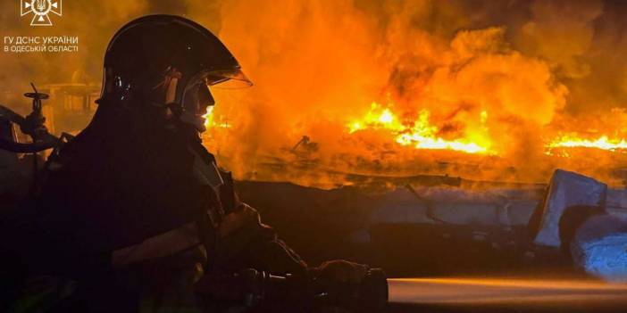 3,5 saat boyunca vurdular! Rusya'dan Odessa'ya 25 İHA ile saldırı