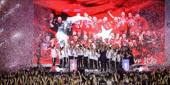 Filenin Sultanların'dan görkemli kutlama: Avrupa şampiyonluğu vatandaşlarla birlikte kutlandı